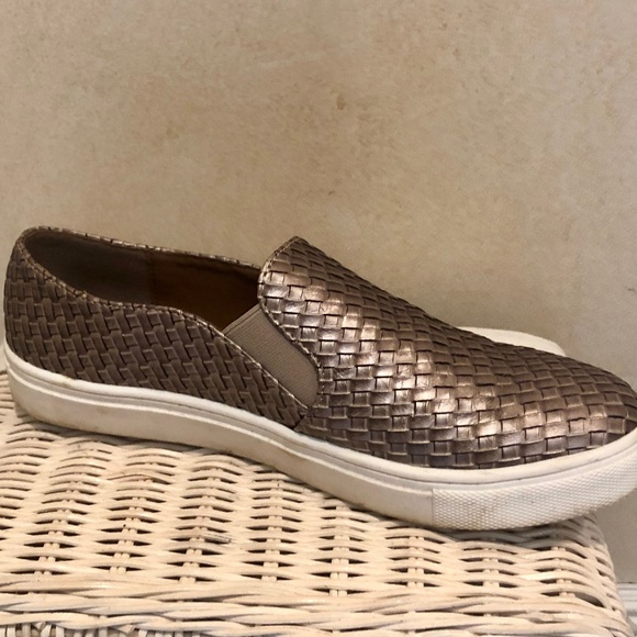 Wanted Slip-On Sneaker - Picture 5 of 5
